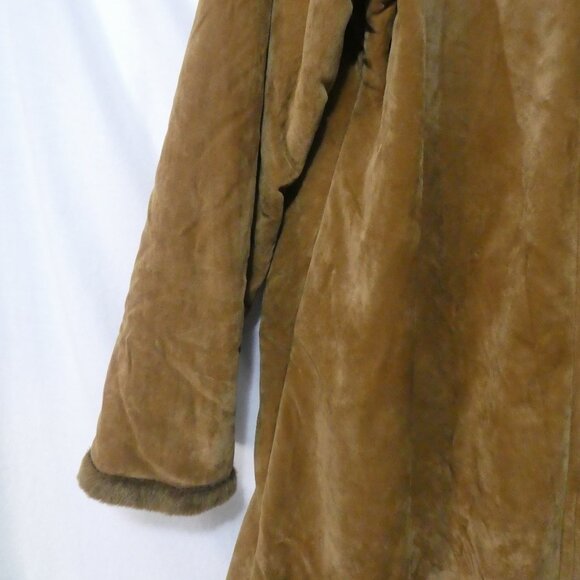 STYLE | large | Brown Hooded Coat with Embroidery - Picture 13 of 16